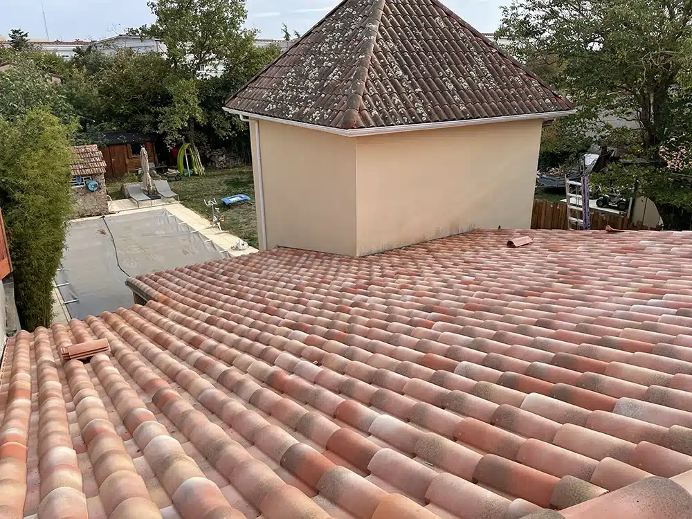 Atout Couverture Chantier réalisé à Cugnaux en tuiles, médiane tirroir