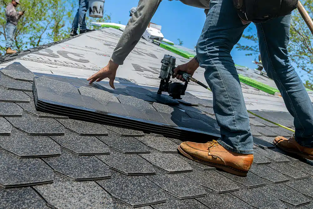 atout couverture article Impact des nouvelles réglementations énergétiques 2025 sur les travaux de toiture et d’isolation