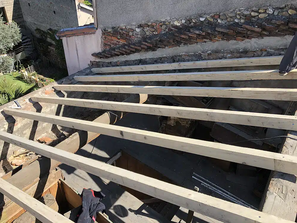 atout couverture réalisation toulouse charpente volige tuiles 4
