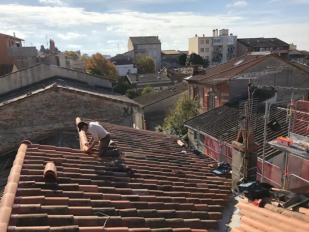 atout couverture réalisation toulouse matabiau rénovation charpente couverture tuiles 3