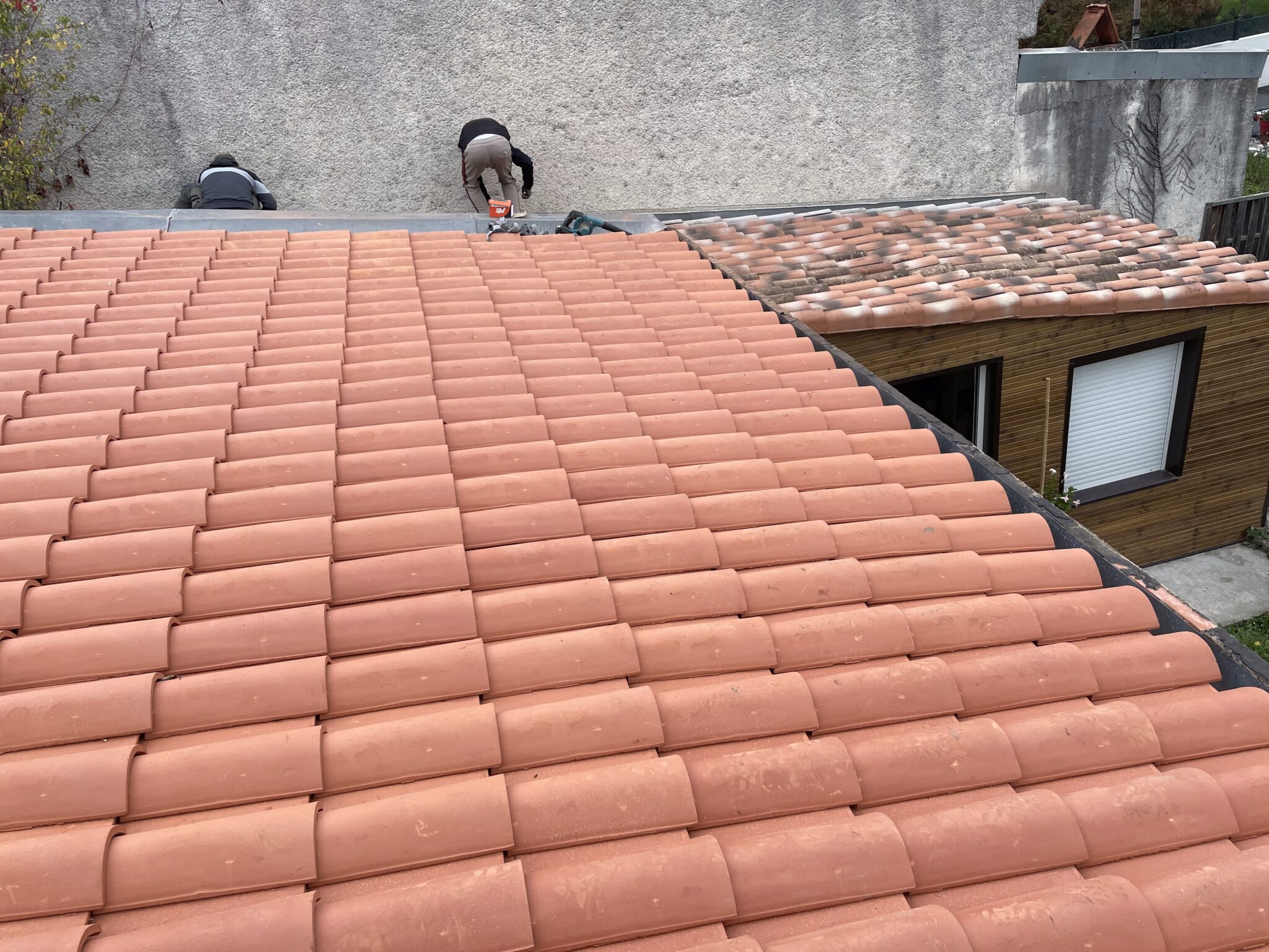 Rénovation de toiture en tuiles à Colomiers réalisée par Atout Couverture, couvreur professionnel